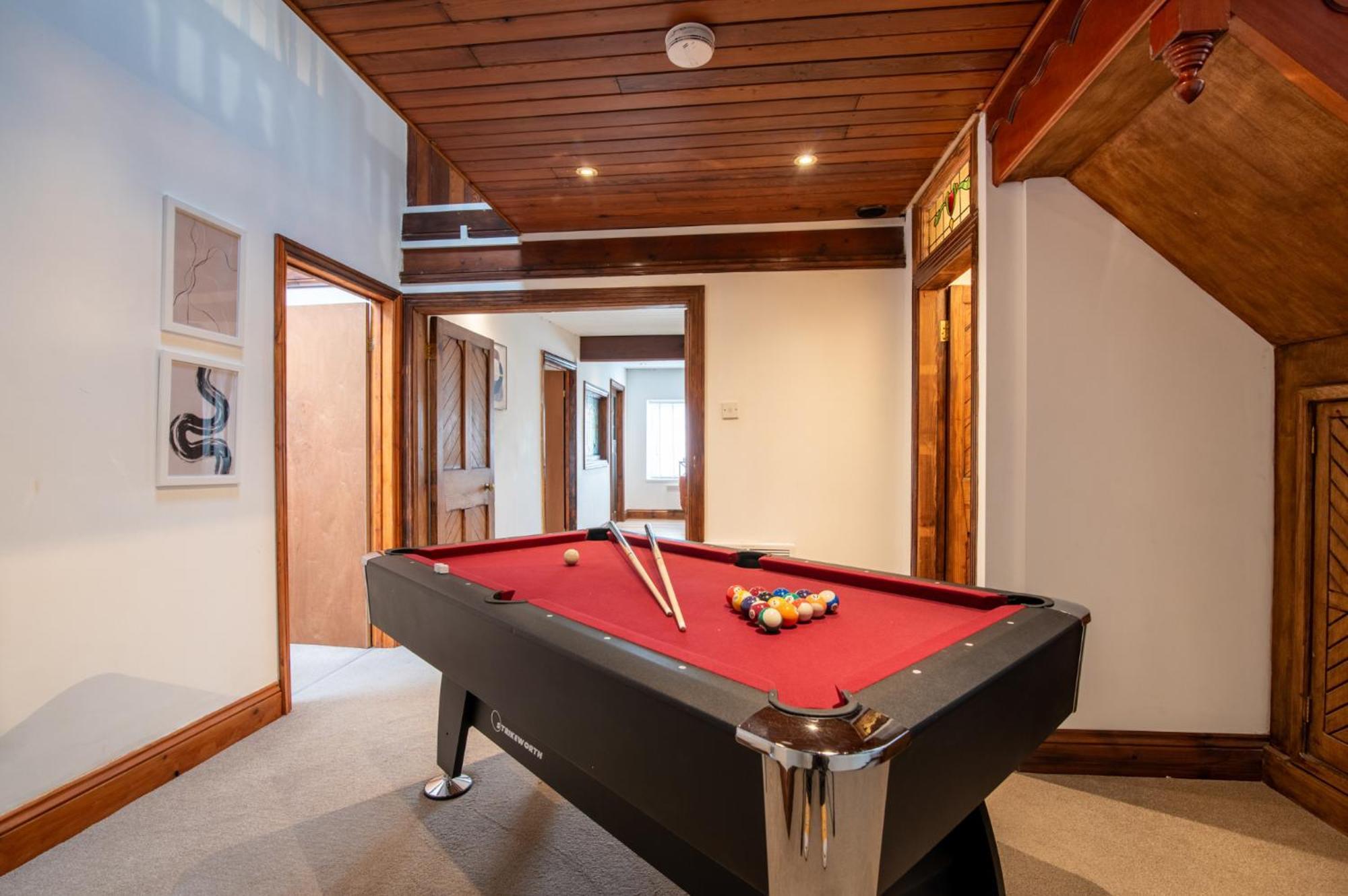 Madison House - Converted Church 5 Bed Pontypool Exterior foto
