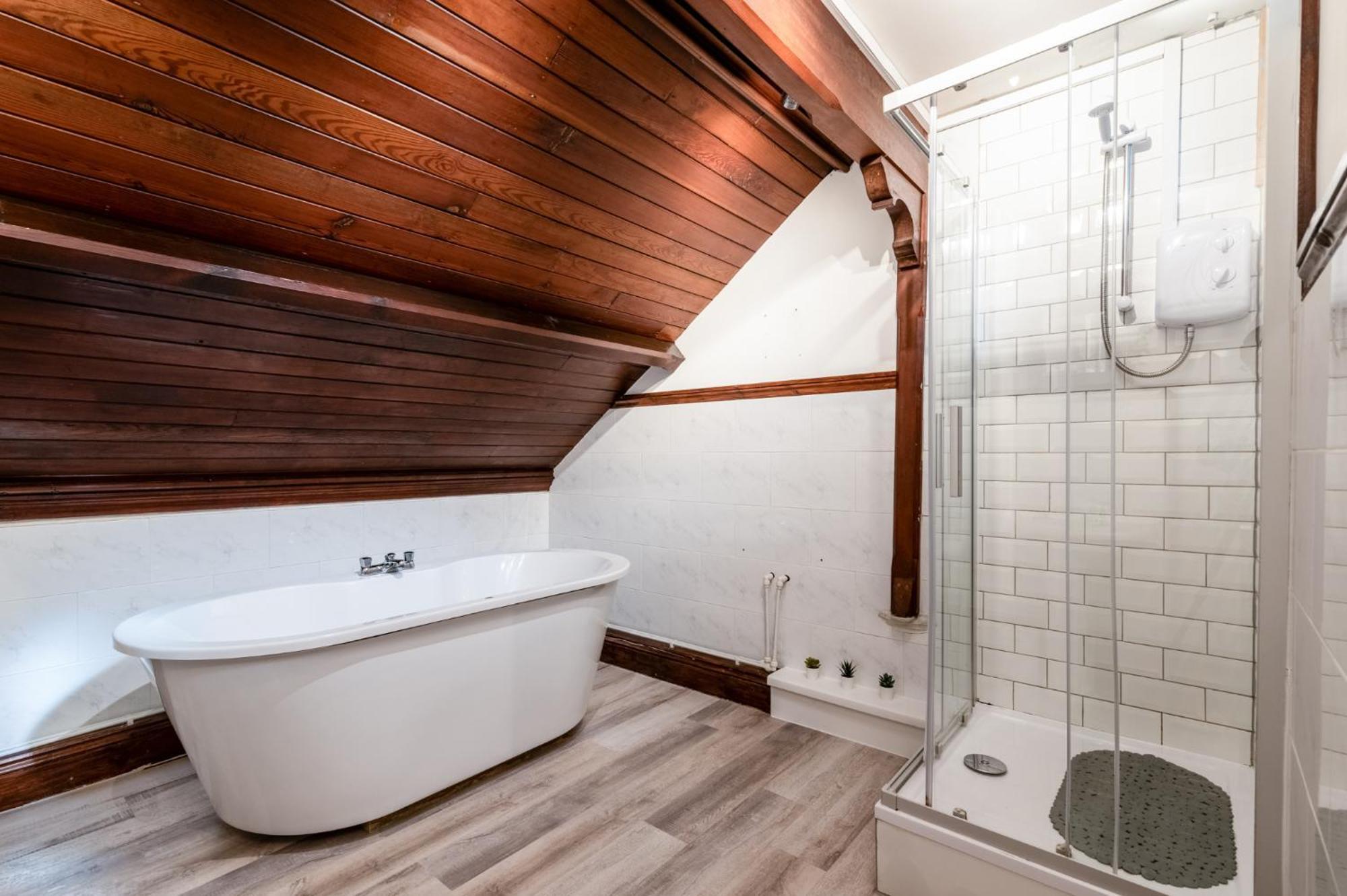 Madison House - Converted Church 5 Bed Pontypool Exterior foto