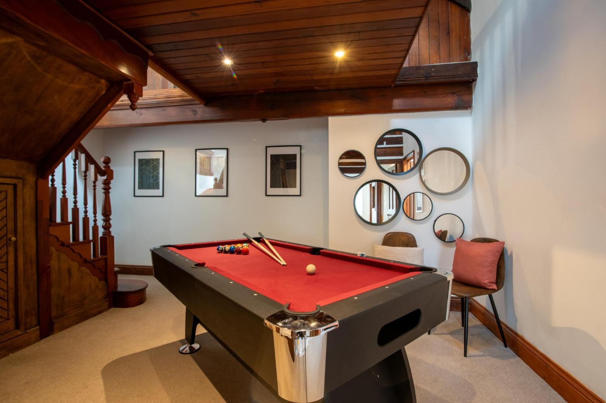 Madison House - Converted Church 5 Bed Pontypool Exterior foto