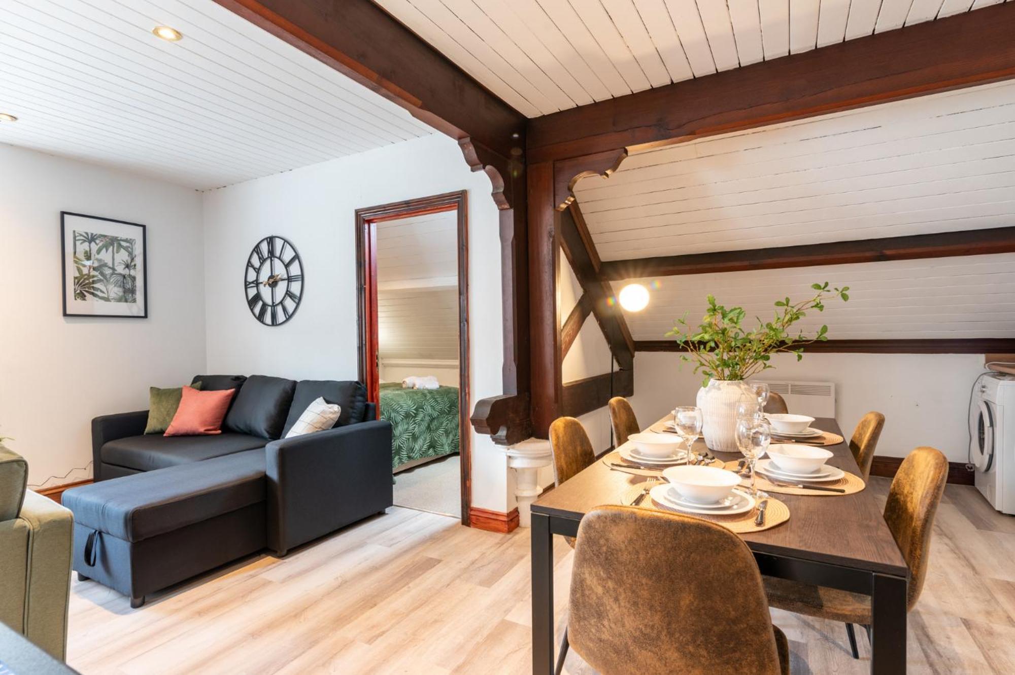 Madison House - Converted Church 5 Bed Pontypool Exterior foto