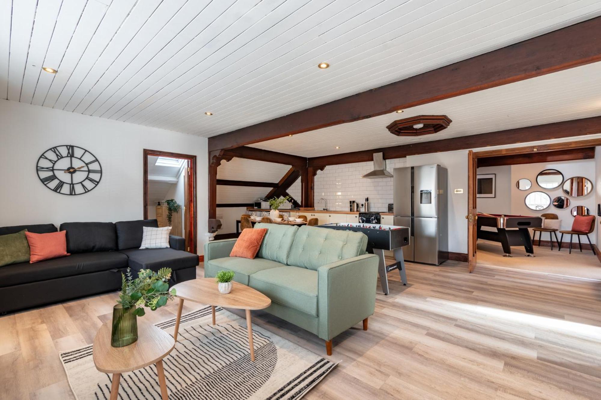 Madison House - Converted Church 5 Bed Pontypool Exterior foto